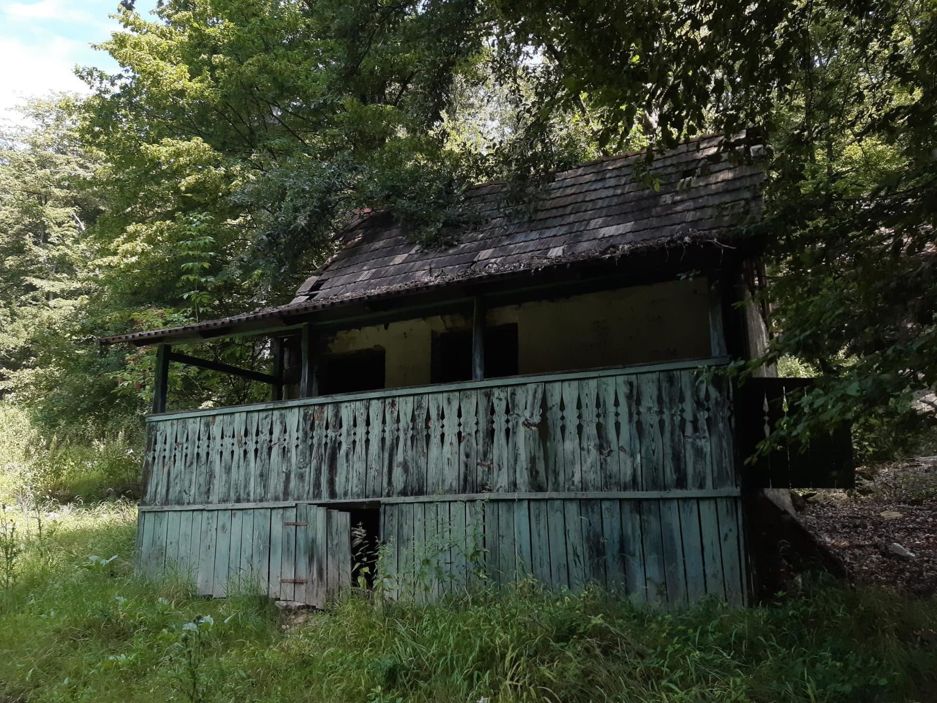 Lovecká chata pri Deravej skale