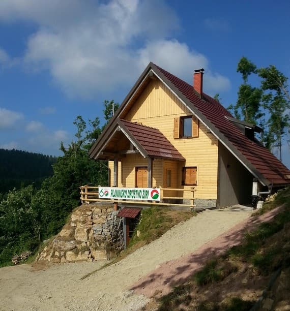 Planinska koča Mrzlk